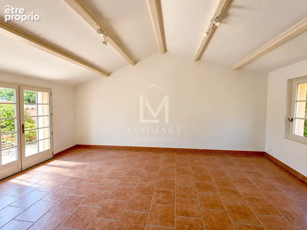 Propriété à vendre à Lorgues   225 m2 habitables, 5 chambres, maison d’amis, piscine et terrain de 4 000 m2 - photo 38