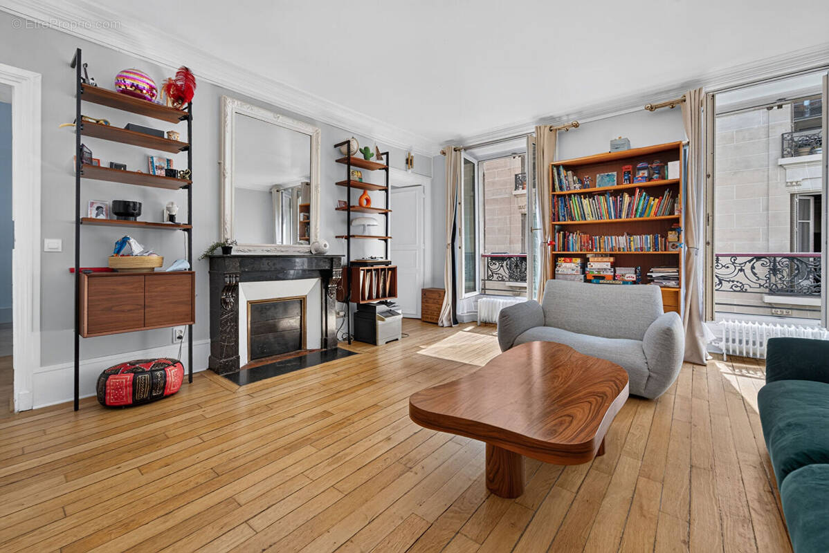 Appartement à PARIS-10E