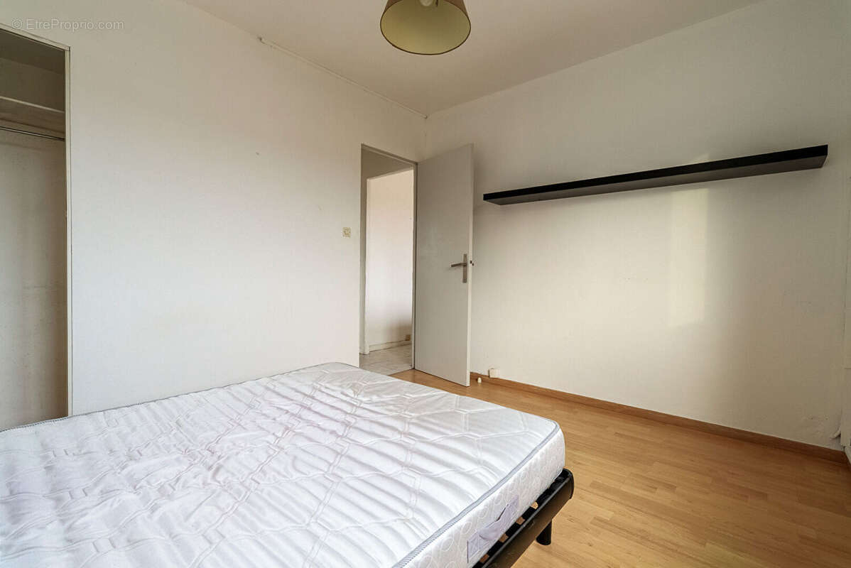CARCASSONNE - LAPRADE Appartement T3 59m²  avec balcon vue Cité et place de stationnement - photo 12