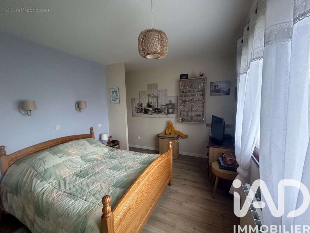 Maison 88 m² à Viglain  - photo 8