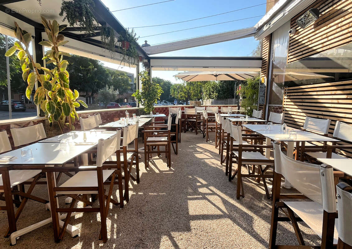 Commerce à CARQUEIRANNE