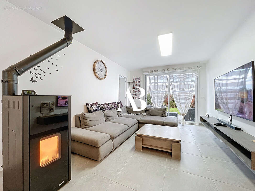 Maison à VILLENEUVE-LES-BORDES