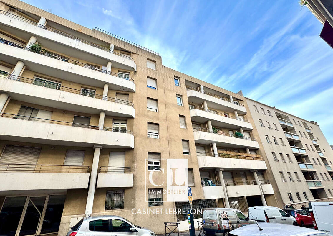 Appartement à MARSEILLE-6E