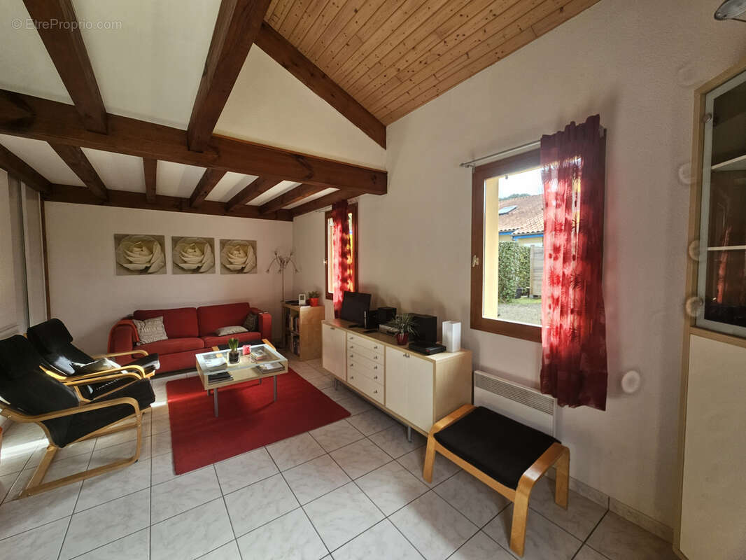 Maison à SAINT-JULIEN-EN-BORN