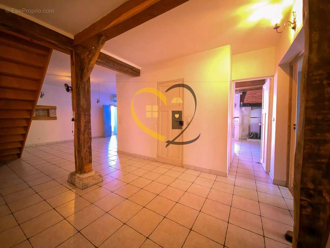 Maison de village en pierre - 124 m² - 4 chambres - terrain 2100 m² - photo 12