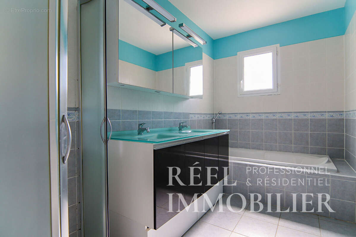 Maison de plain-pied de 104 m2 avec sous sol total - photo 7