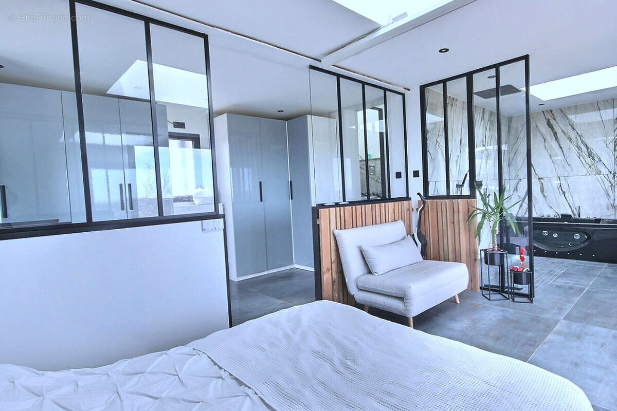 Maison à SERRES-CASTET