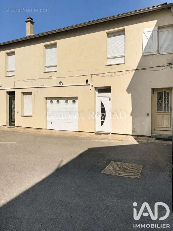 Photo 8