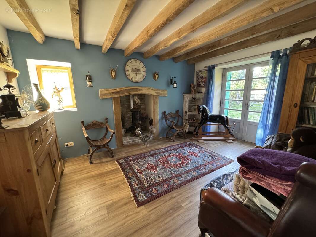 n°2 - Maison à AZERABLES