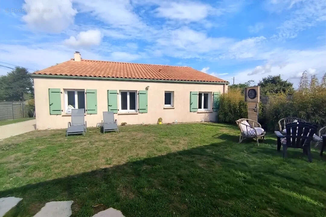 Maison à LEGE