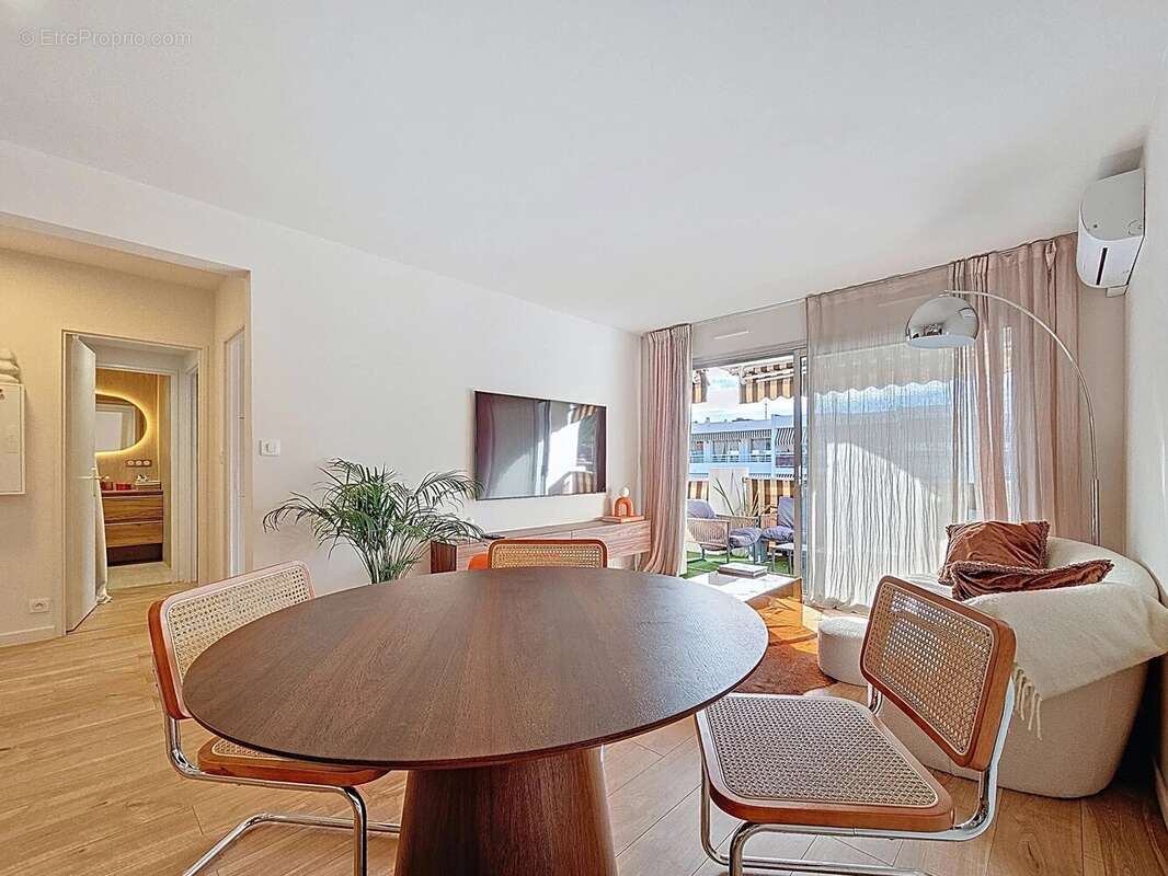 Appartement à LE CANNET