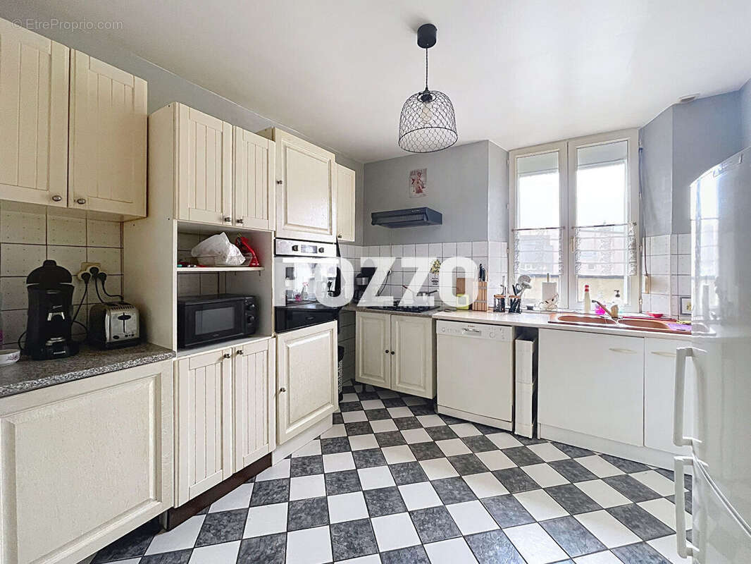 Maison à FLEURY-SUR-ORNE