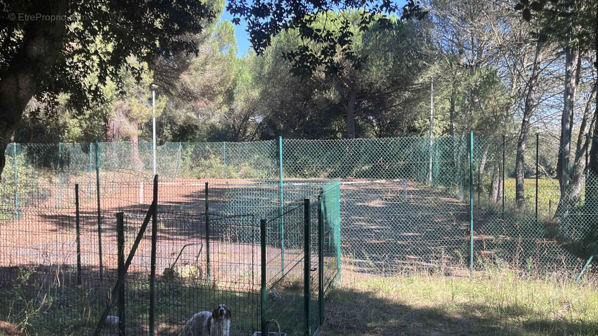 Maison à SAINT-MARCEL-DE-CAREIRET