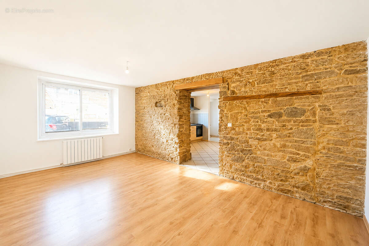 PONT-DE-ROIDE ? Appartement T3 avec bureau, cave et parking - photo 3