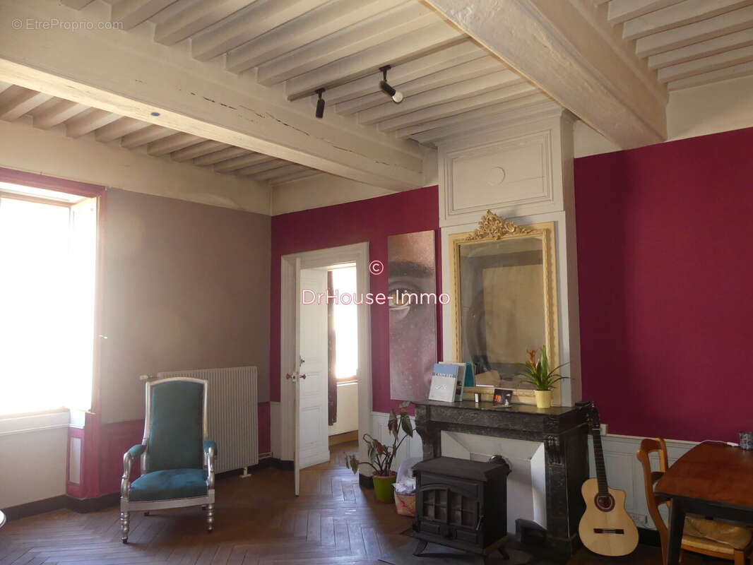 Appartement à LA PACAUDIERE