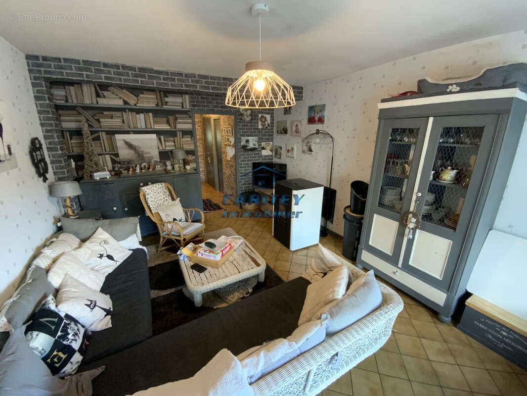 Maison mitoyenne 84m2 sur terrain de 1496m2 - photo 4