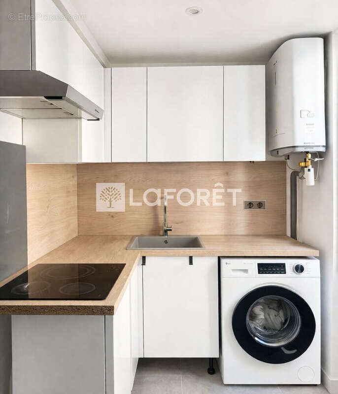 Appartement à BAGNOLS-EN-FORET
