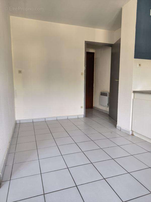 Appartement à SAINT-JEAN-DE-MUZOLS