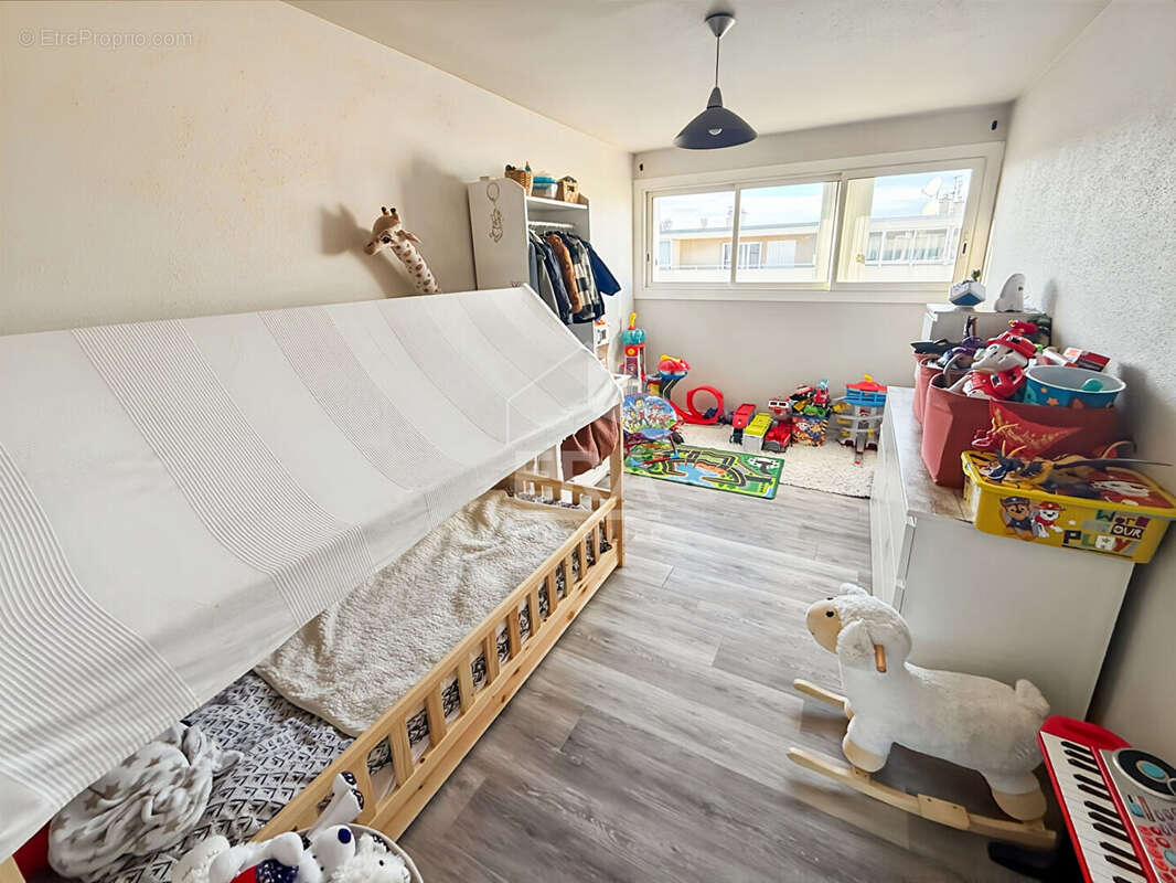 Appartement à SEPTEMES-LES-VALLONS