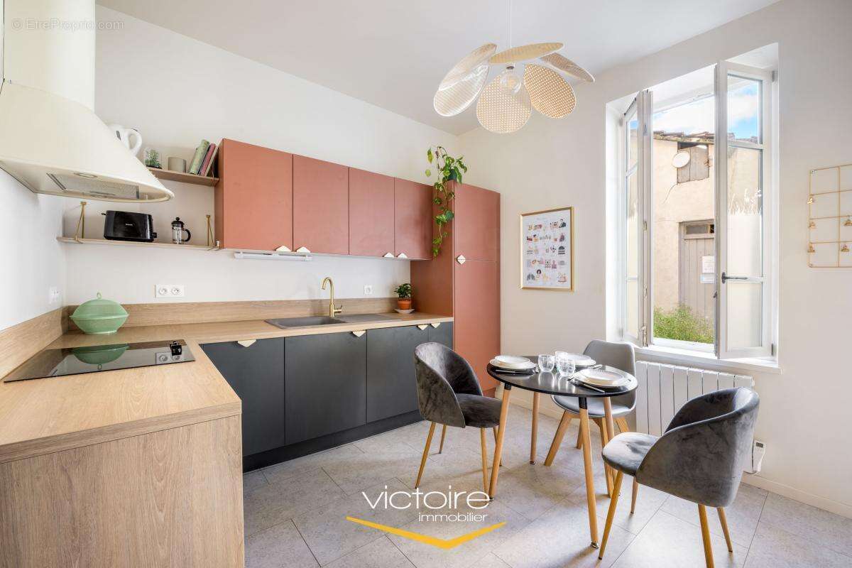 Rare - T2 lumineux, traversant et rénové par architecte au coeur de Montchat Lyon - photo 2