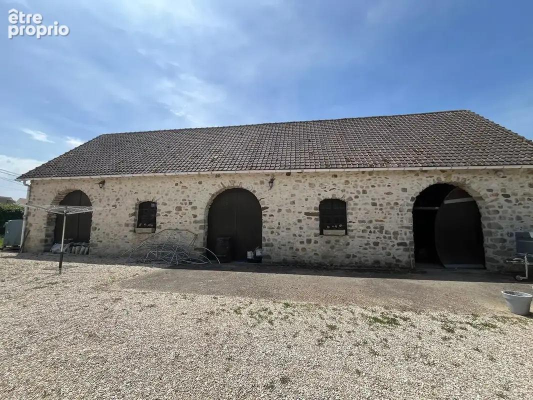 Ensemble immobilier de charme avec maison de 310 m2 et dépendances - photo 28