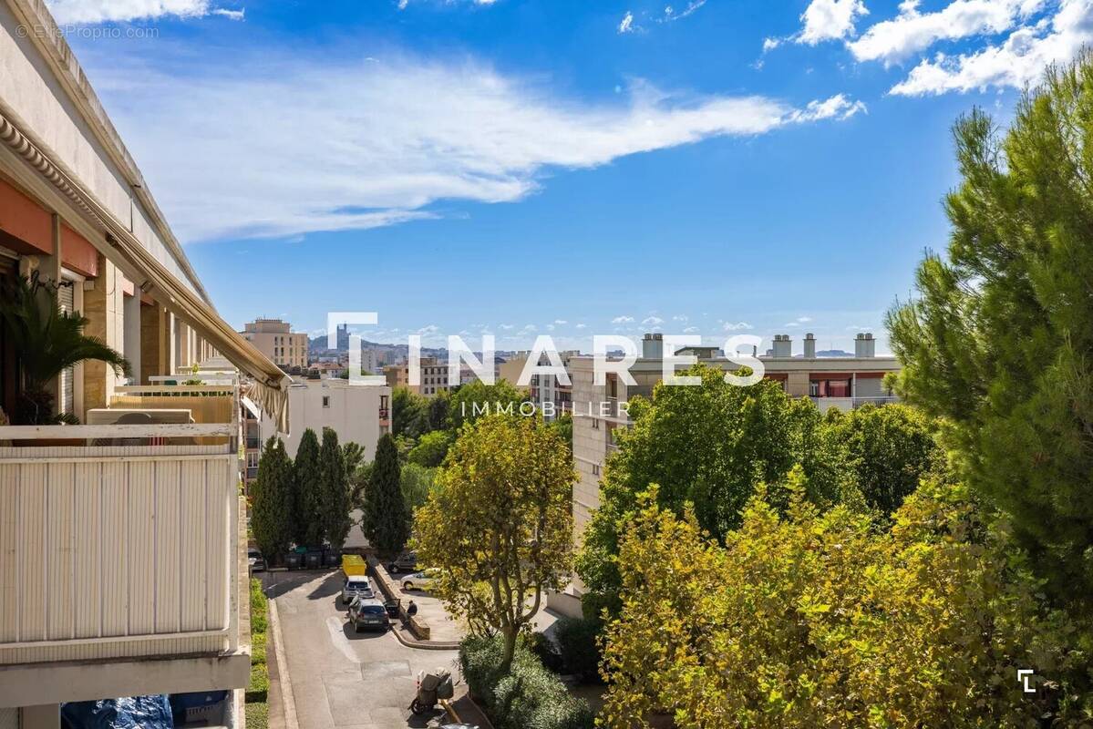 Appartement à MARSEILLE-4E