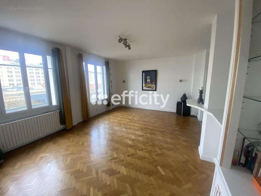 Appartement à SAINT-ETIENNE
