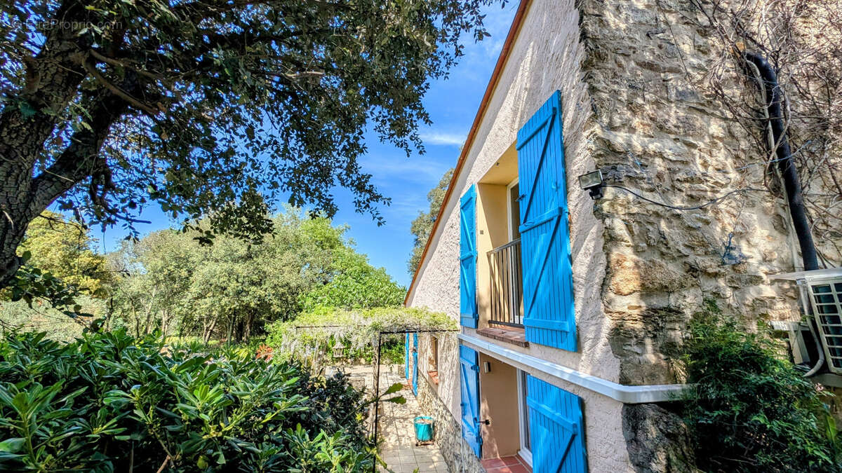 Maison à LAROQUE-DES-ALBERES