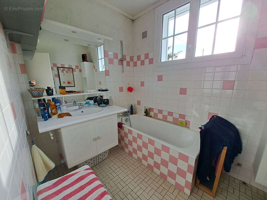 Maison challans proche hyper u environnement incroyable ! - photo 5
