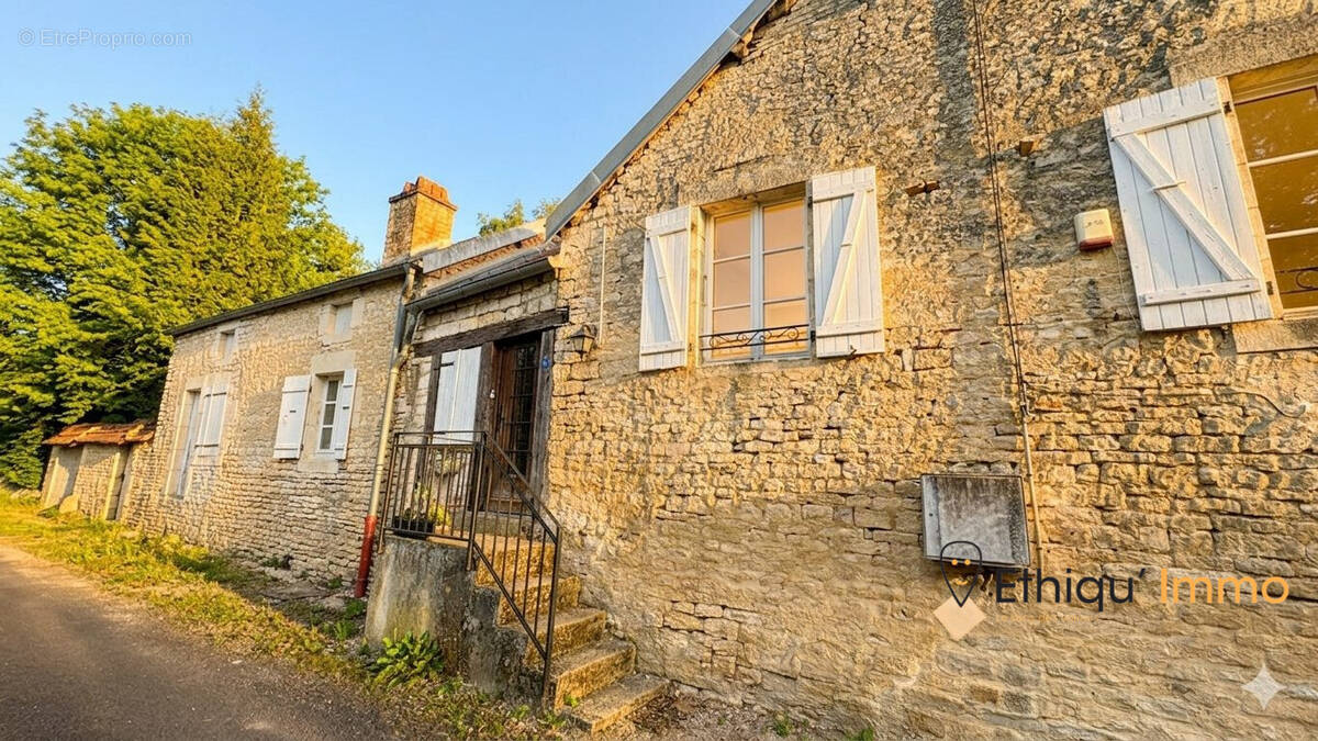 Maison à AUBEPIERRE-SUR-AUBE