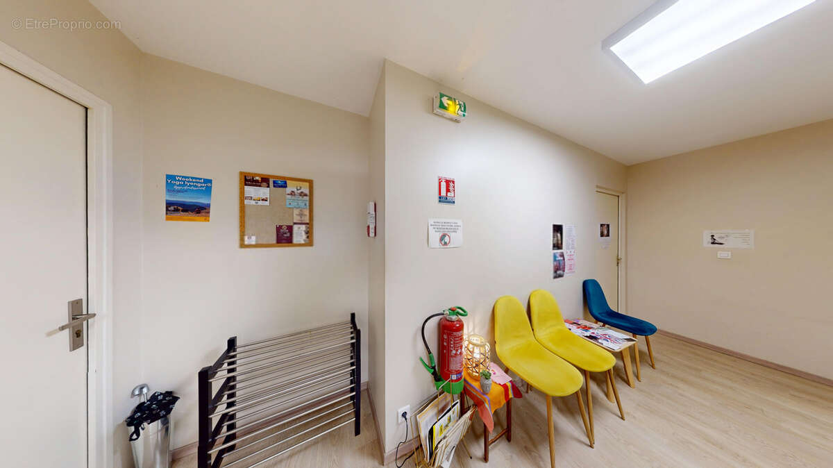 Commerce à CARBONNE