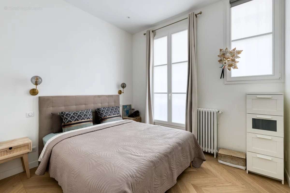 Appartement à PARIS-8E
