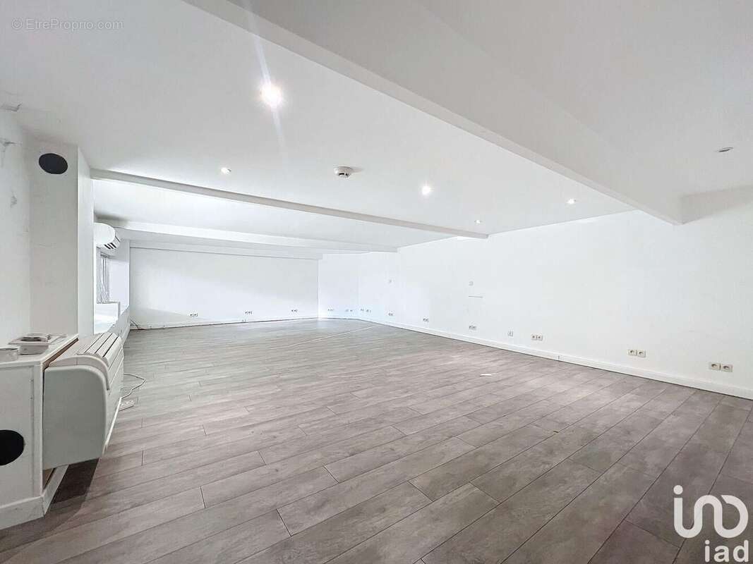 Photo 8 - Commerce à LESIGNY