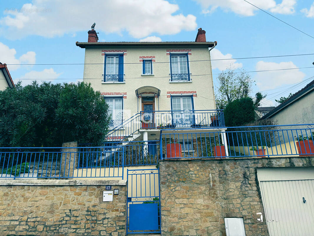 Maison à SAVIGNY-SUR-ORGE