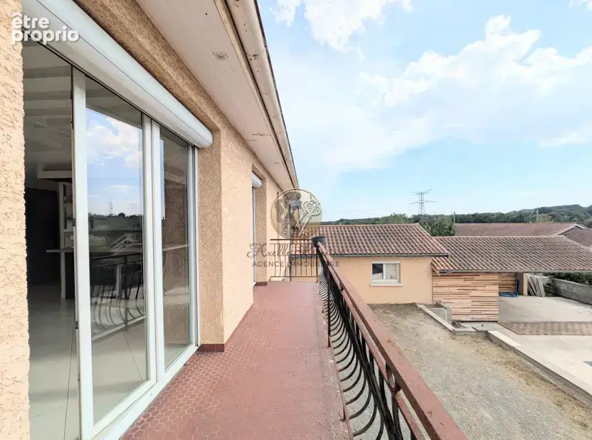 Lentilly   maison à fort potentiel à rénover   140,55 m2 habitables   terrain de 1 200 m2   piscine - photo 7