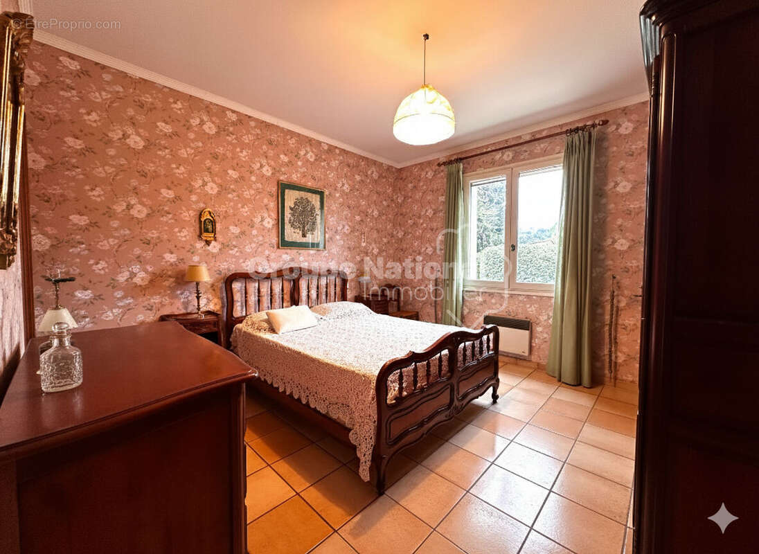 Maison à VILLEVIEILLE