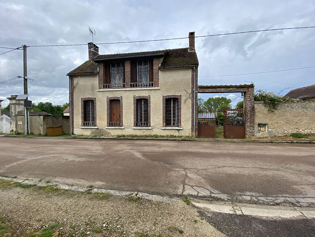Maison à JOIGNY