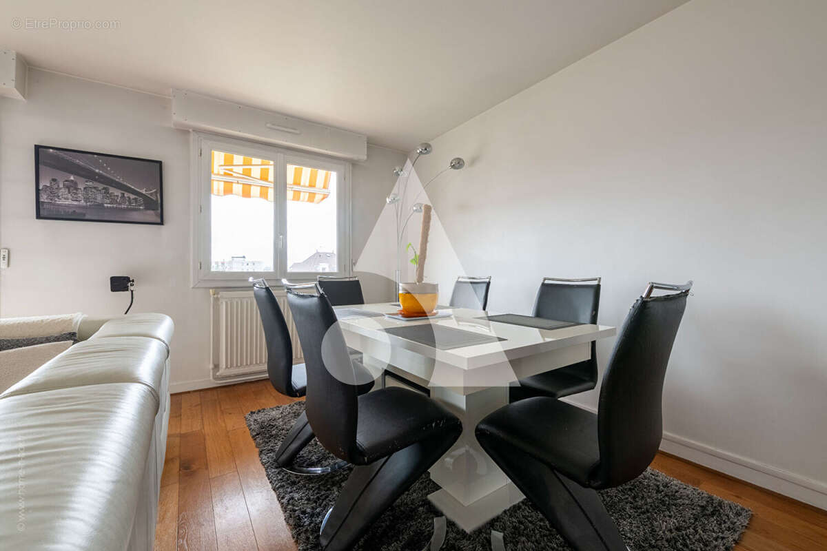 Appartement à SAINT-MAUR-DES-FOSSES