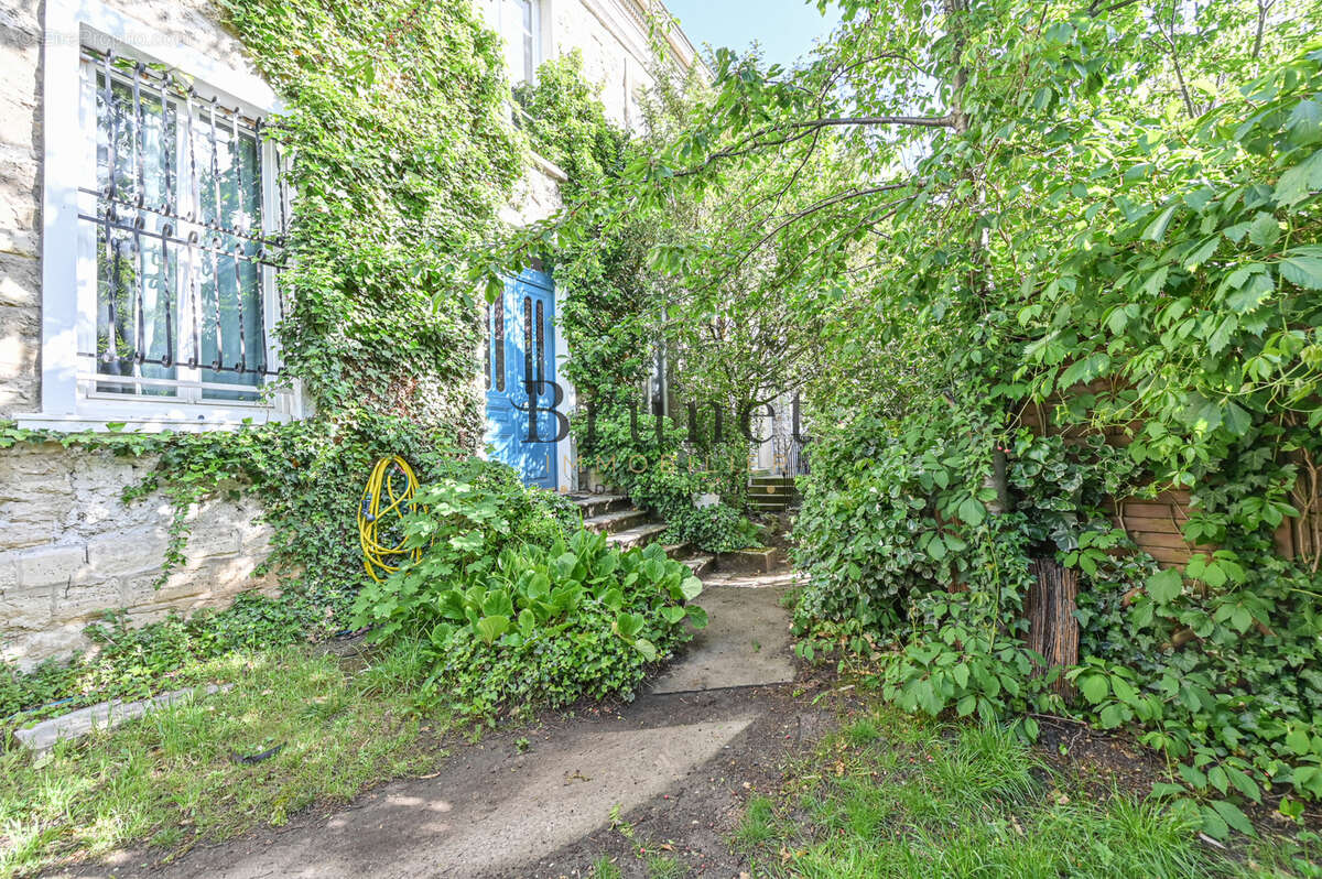 Appartement à SAINT-MAUR-DES-FOSSES