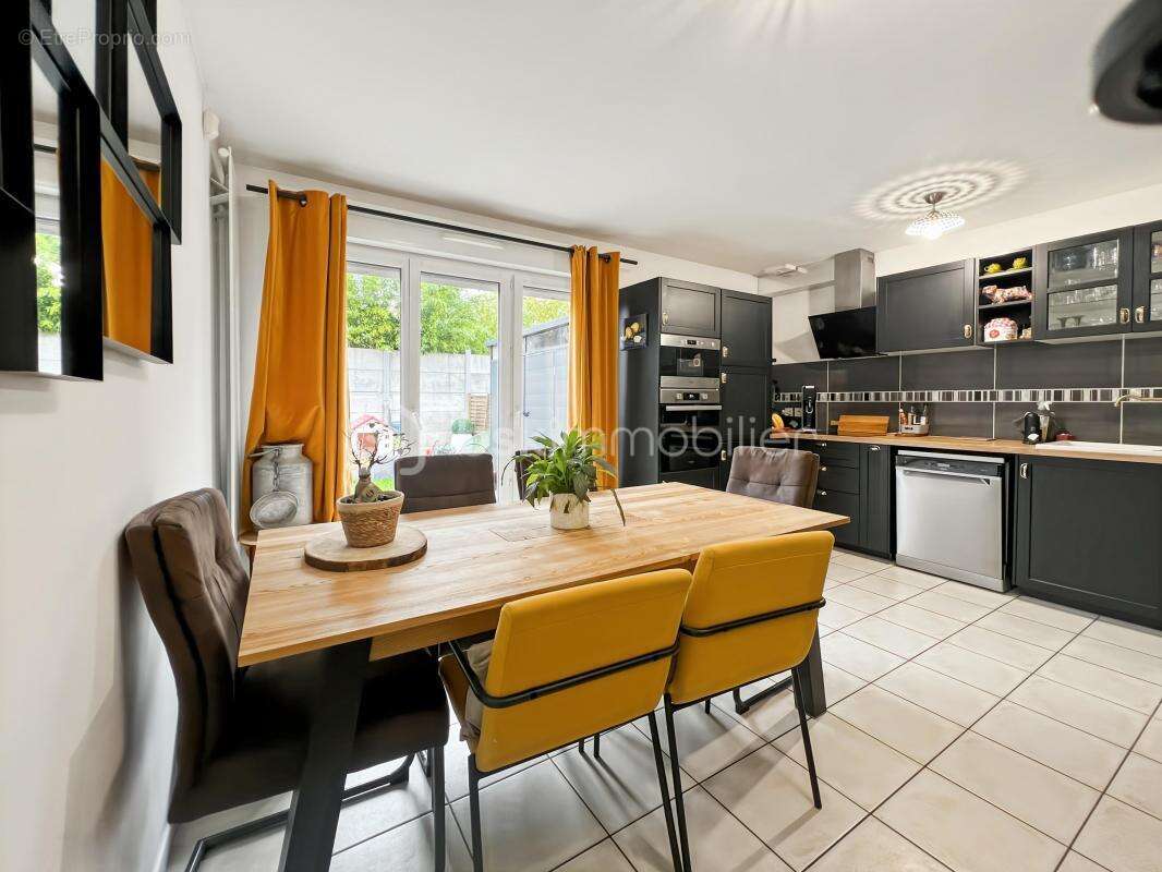 Maison à JANVILLE-SUR-JUINE