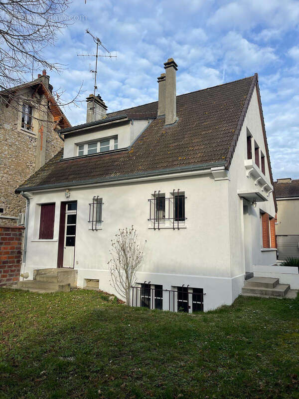 Maison à BONNIERES-SUR-SEINE