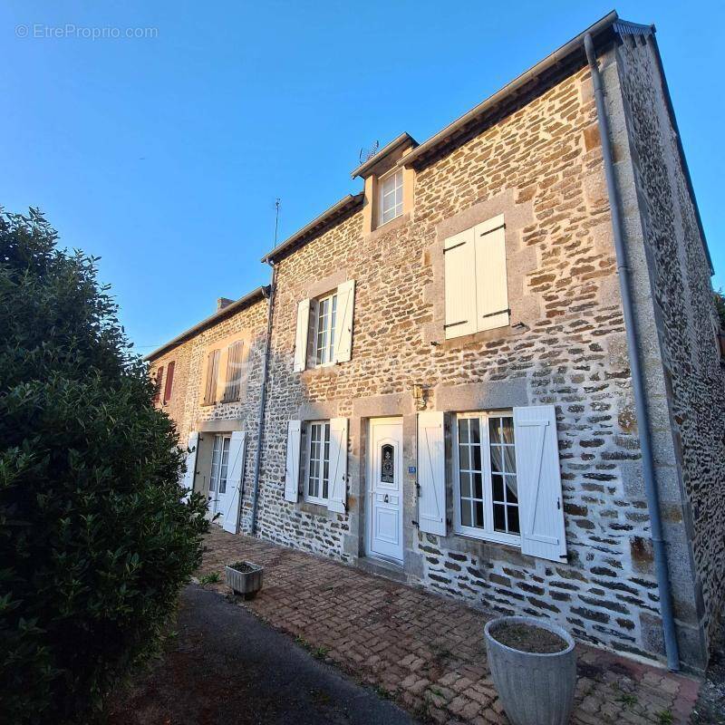 Maison à JAVRON-LES-CHAPELLES
