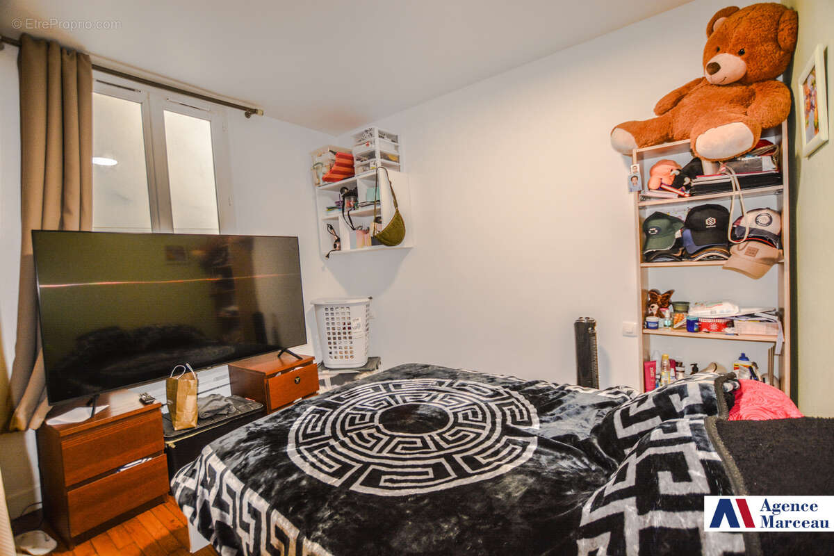 Appartement à COURBEVOIE