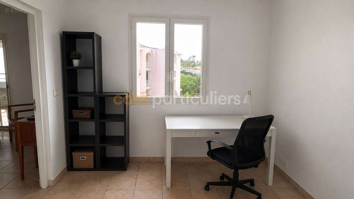 Appartement Baie Mahault 4 pièce(s) 82 m2 - photo 2