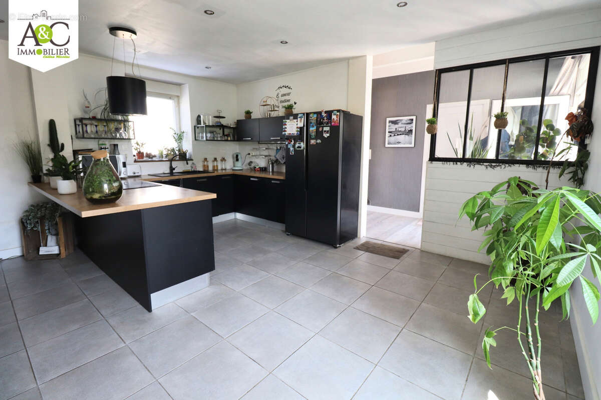 Queven centre maison familiale avec 5 chambres et garage - photo 2