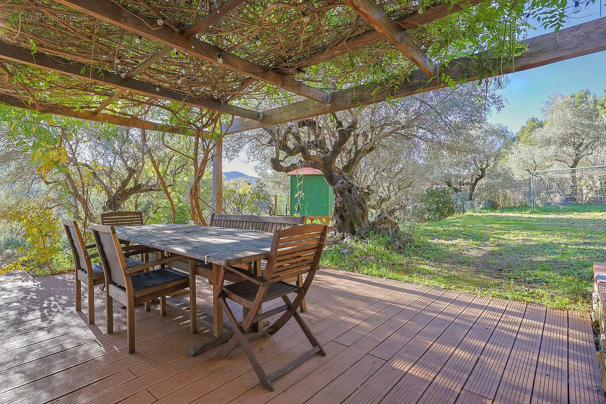 Maison à SOLLIES-PONT