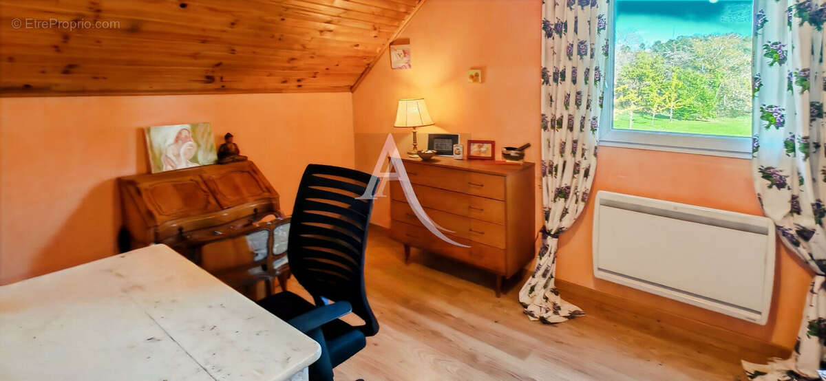 Maison à BLANQUEFORT-SUR-BRIOLANCE