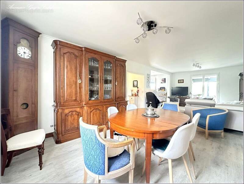 Maison à COURVILLE-SUR-EURE