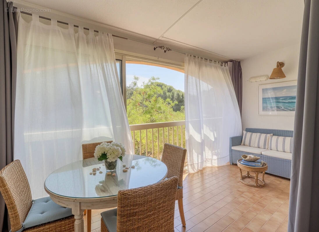 Appartement à SIX-FOURS-LES-PLAGES