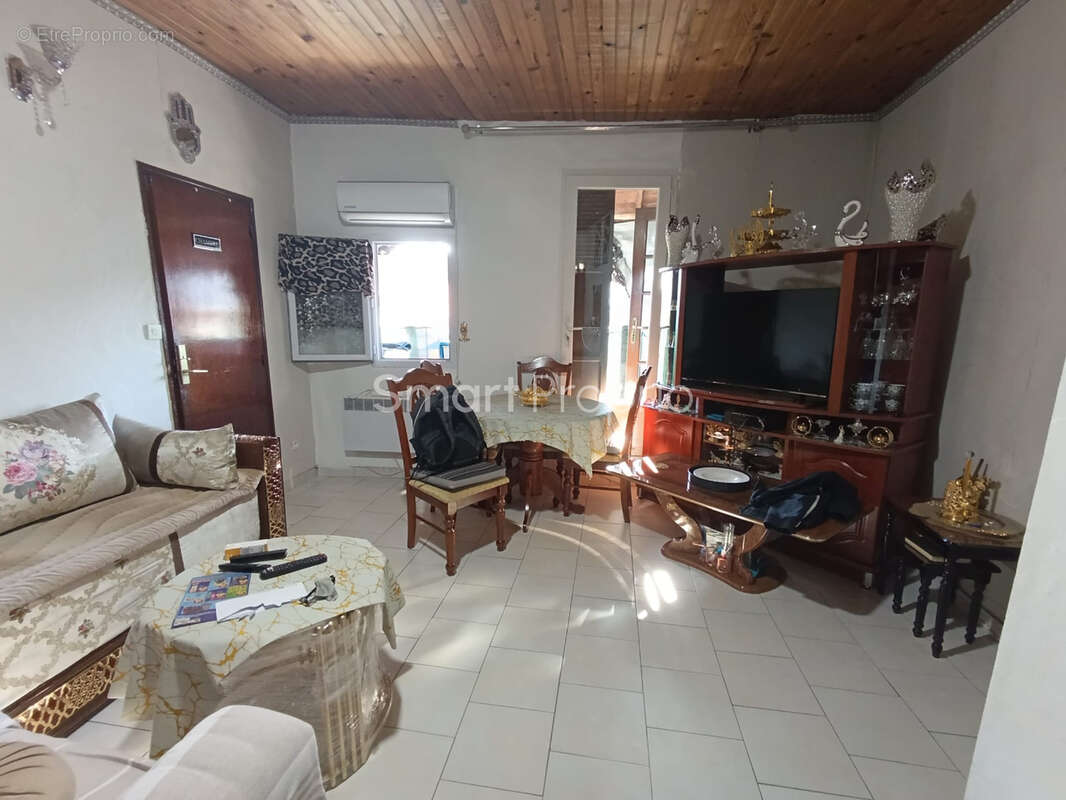 Appartement à MARSEILLE-3E